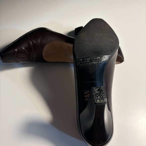 Vintage Chanel Double CC Cap Toe Lambskin Heel Pumps 
Dark Brown - Picture 11 of 16